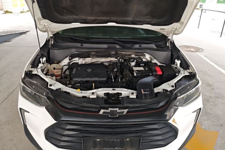 Used Chevrolet Trax 2019 Redline 335T CVT Top-Tier Model China VI Standard Engine Bay