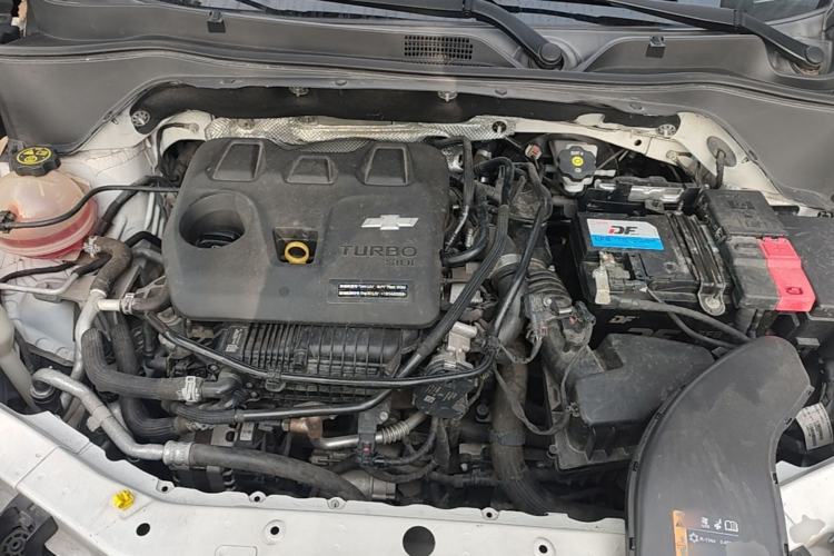 Used Chevrolet Trax 2019 Redline 325T Automatic Fun Edition China VI Standard Engine Bay