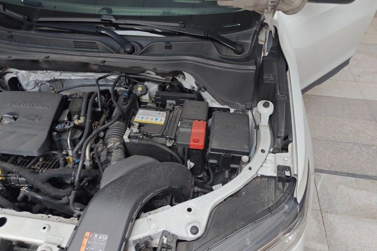 Used Chevrolet Trax 2019 Redline 335T CVT Top-Tier Model China VI Standard Engine Bay Left