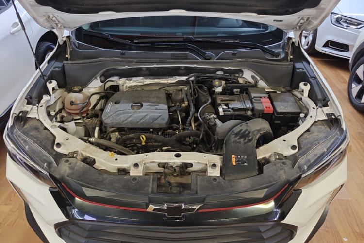 Used Chevrolet Trax 2019 Redline 335T CVT Top-Tier Model China VI Standard Engine Bay