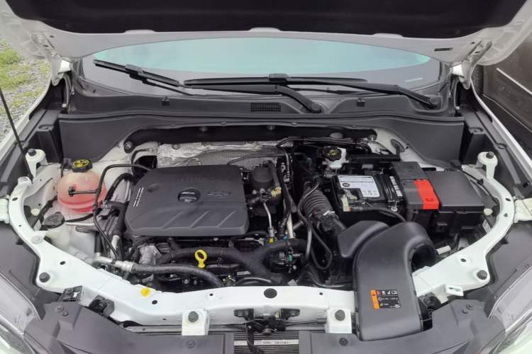 Used Chevrolet Trax 2019 Redline 335T CVT Luxury Edition China VI Standard Engine Bay