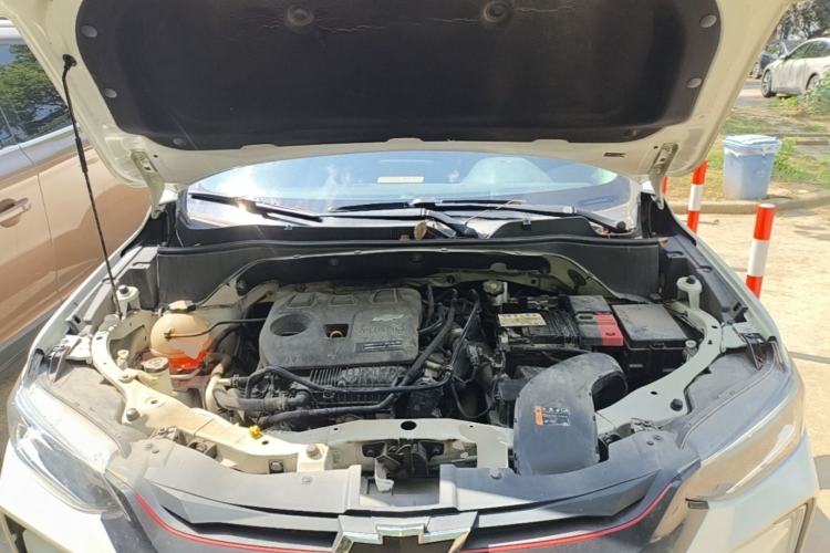Used Chevrolet Trax 2019 Redline 325T Automatic Fun Edition China VI Standard Engine Bay