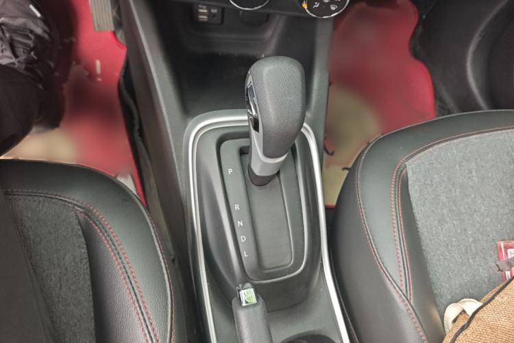 Used Chevrolet Trax 2019 Redline 325T Automatic Fun Edition China VI Standard Gear Lever