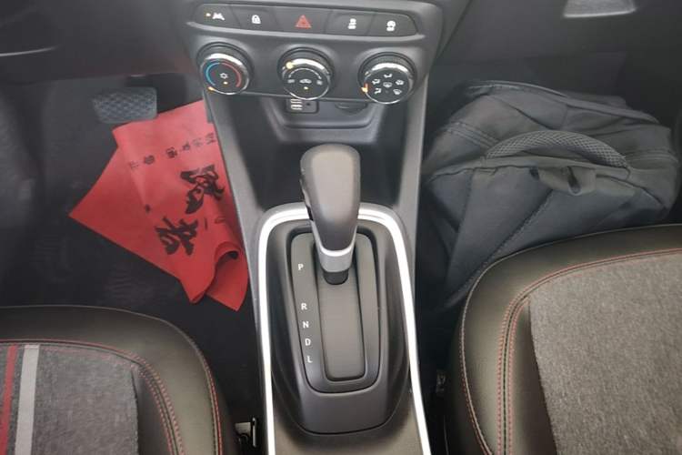 Used Chevrolet Trax 2019 Redline 335T CVT Top-Tier Model China VI Standard Gear Lever