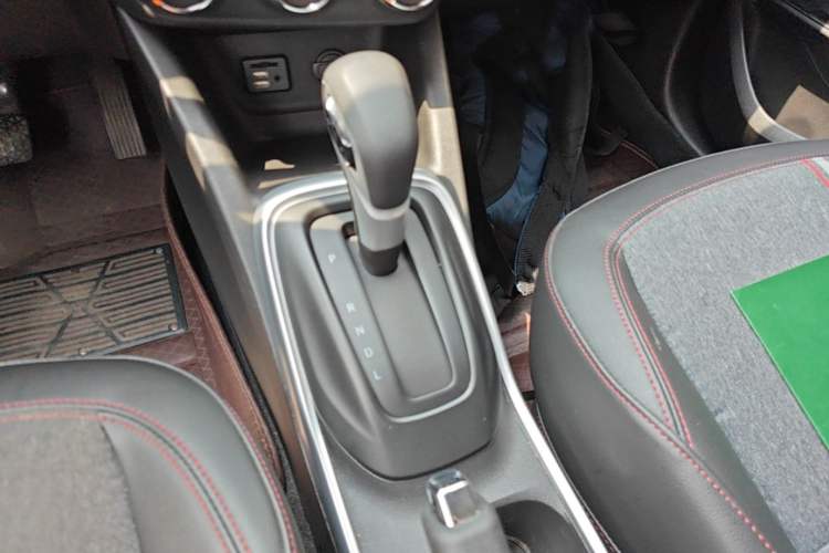 Used Chevrolet Trax 2019 Redline 335T CVT Top-Tier Model China VI Standard Gear Lever