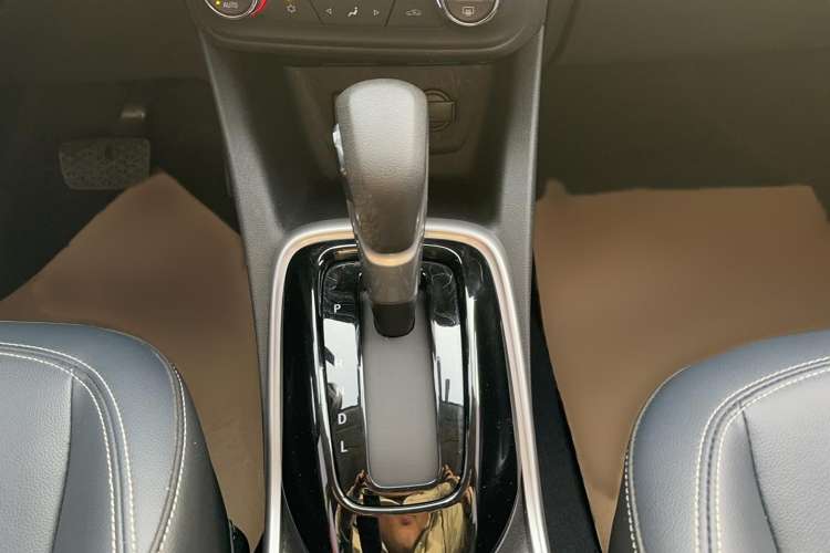 Used Chevrolet Trax 2019 Redline 335T CVT Luxury Edition China VI Standard Gear Lever