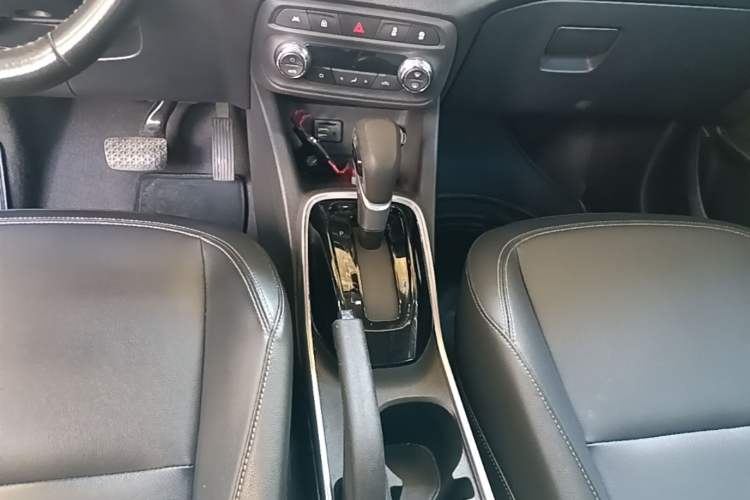 Used Chevrolet Trax 2019 Redline 335T CVT Luxury Edition China VI Standard Gear Lever