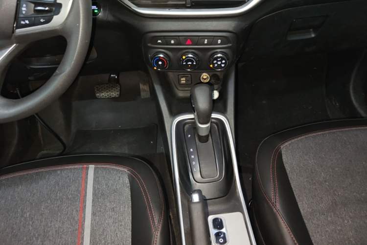 Used Chevrolet Trax 2019 Redline 335T CVT Top-Tier Model China VI Standard Gear Lever