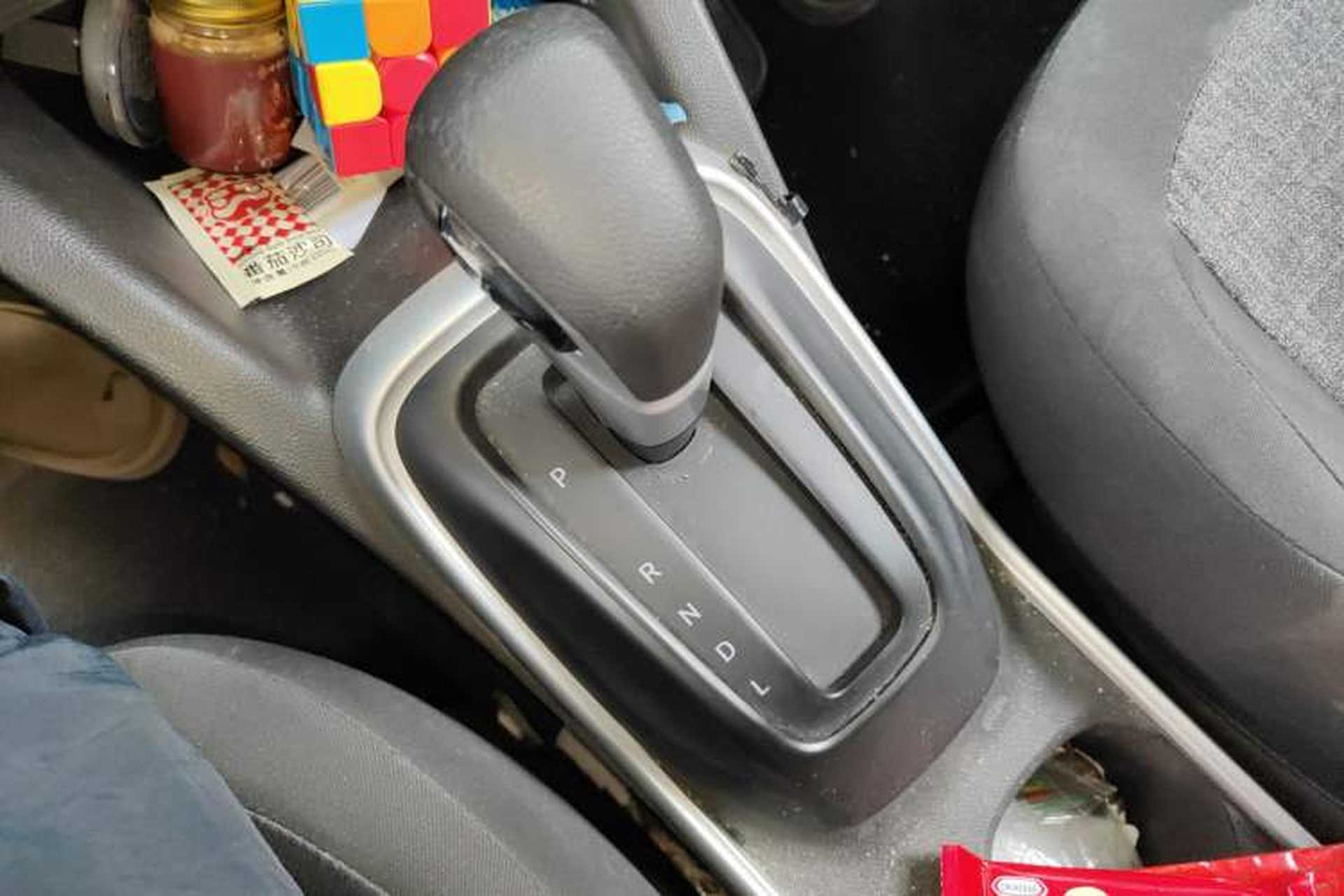 Used Chevrolet Trax 2019 325T Automatic Sport Edition China VI Standard Gear Lever