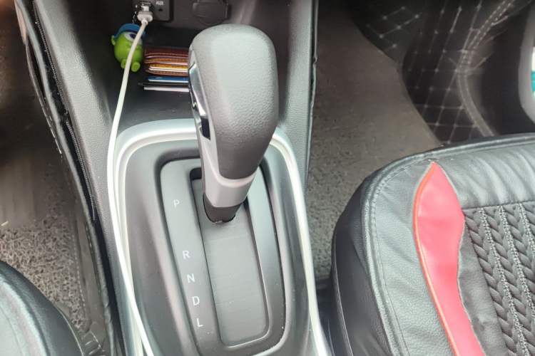 Used Chevrolet Trax 2019 Redline 325T Automatic Fun Edition China VI Standard Gear Lever