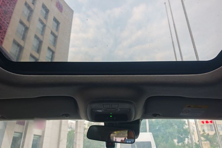 Used Chevrolet Trax 2019 Redline 335T CVT Top-Tier Model China VI Standard Headliner