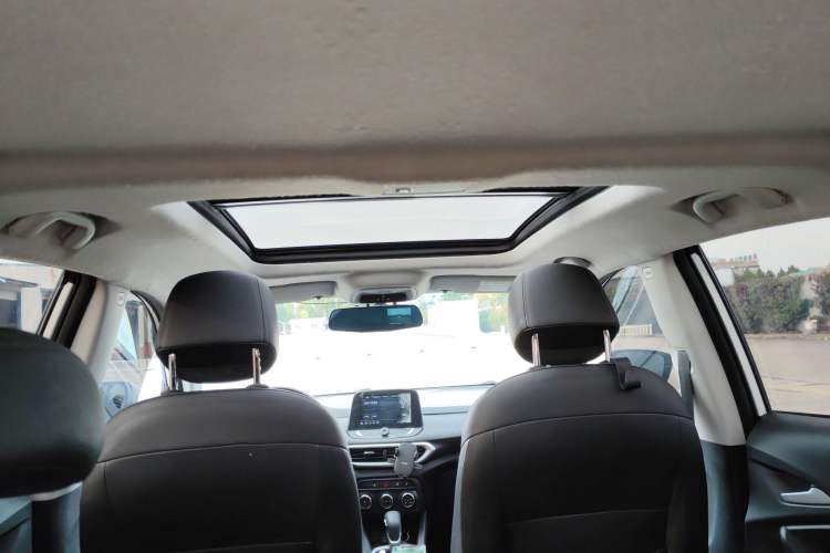 Used Chevrolet Trax 2019 325T Automatic Fun Edition China VI Standard Headliner