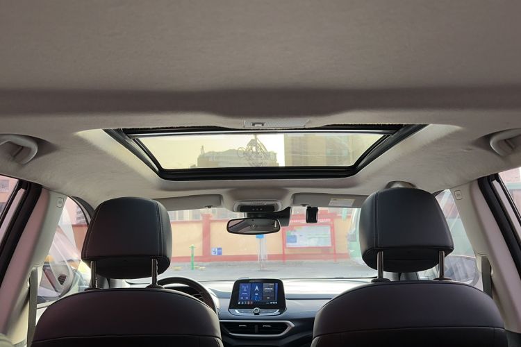 Used Chevrolet Trax 2019 Redline 335T CVT Luxury Edition China VI Standard Headliner