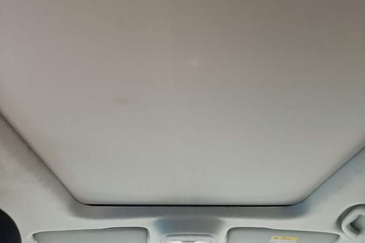 Used Chevrolet Trax 2019 Redline 325T Automatic Fun Edition China VI Standard Headliner