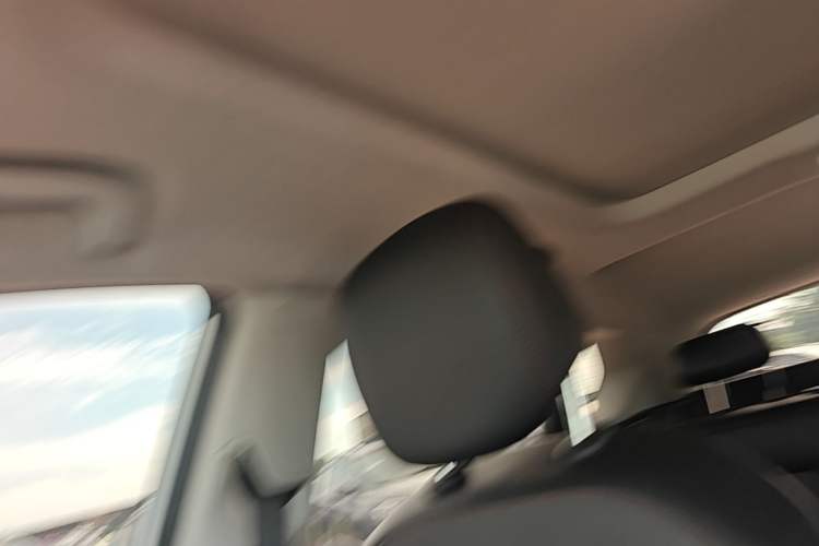 Used Chevrolet Trax 2019 Redline 325T Automatic Fun Edition China VI Standard Headliner