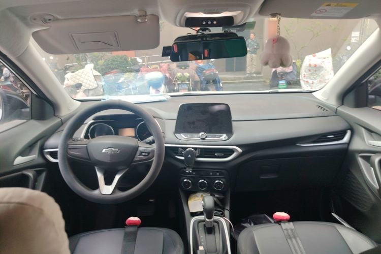 Used Chevrolet Trax 2019 Redline 325T Automatic Fun Edition China VI Standard Headliner