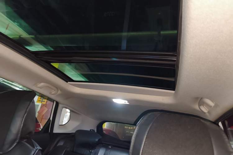 Used Chevrolet Trax 2019 Redline 335T CVT Top-Tier Model China VI Standard Headliner