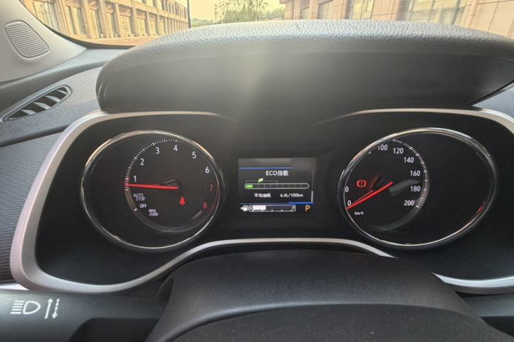 Used Chevrolet Trax 2019 Redline 325T Automatic Fun Edition China VI Standard Interior 15