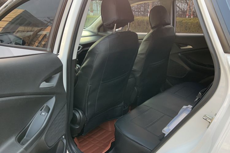 Used Chevrolet Trax 2019 325T Automatic Sport Edition China VI Standard Interior 2