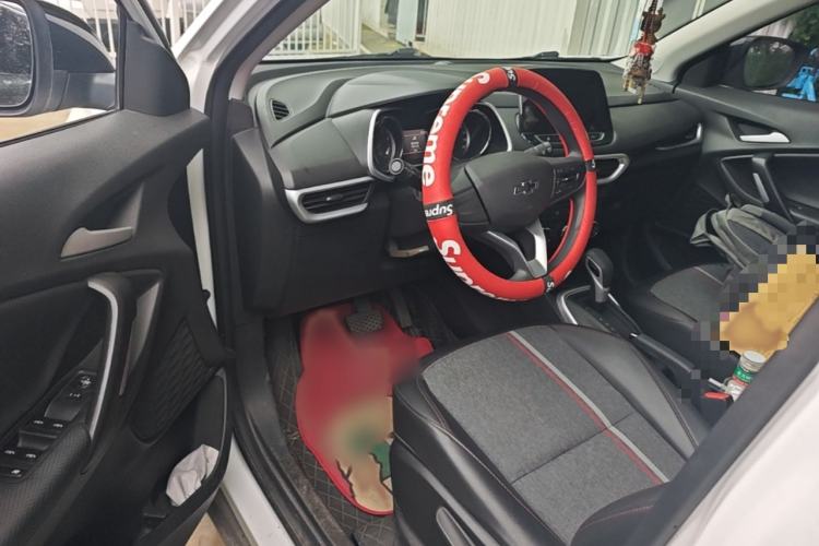 Used Chevrolet Trax 2019 Redline 325T Automatic Fun Edition China VI Standard Interior 3