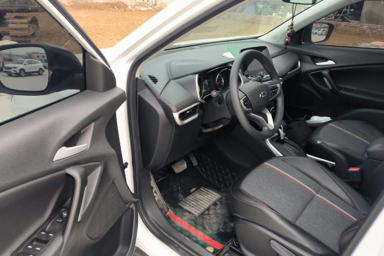 Used Chevrolet Trax 2019 Redline 335T CVT Top-Tier Model China VI Standard Interior 3