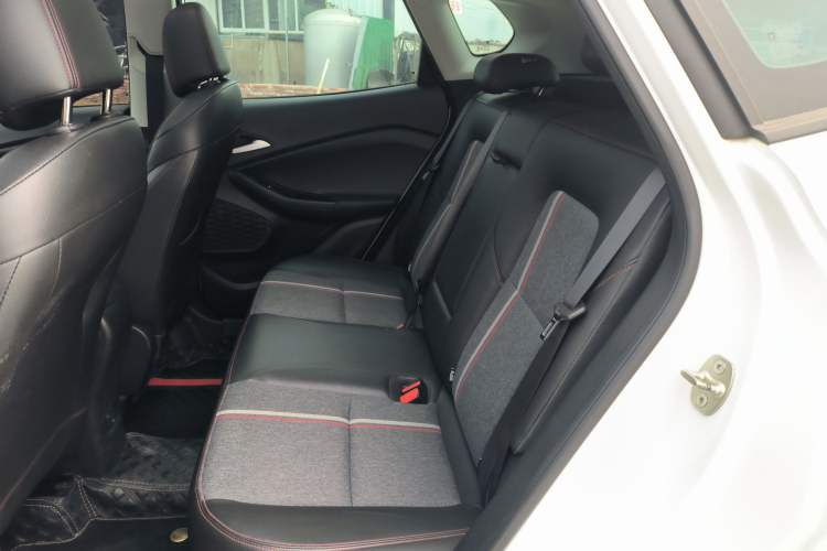 Used Chevrolet Trax 2019 Redline 335T CVT Top-Tier Model China VI Standard Interior 4