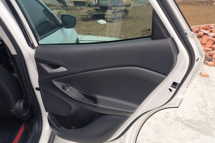 Used Chevrolet Trax 2019 Redline 335T CVT Top-Tier Model China VI Standard Interior 6