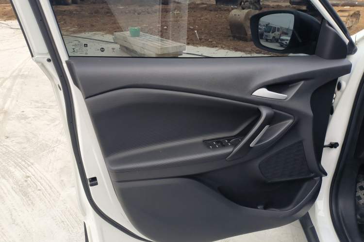 Used Chevrolet Trax 2019 Redline 335T CVT Top-Tier Model China VI Standard Interior 7