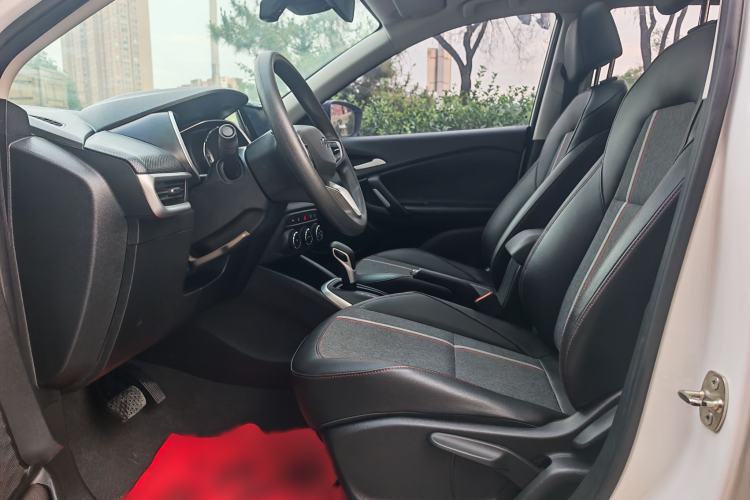 Used Chevrolet Trax 2019 Redline 335T CVT Top-Tier Model China VI Standard Left Front Seat