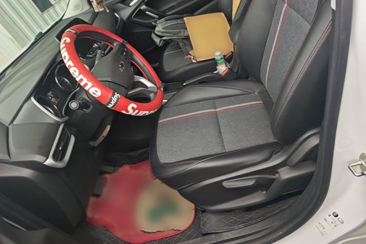 Used Chevrolet Trax 2019 Redline 325T Automatic Fun Edition China VI Standard Left Front Seat