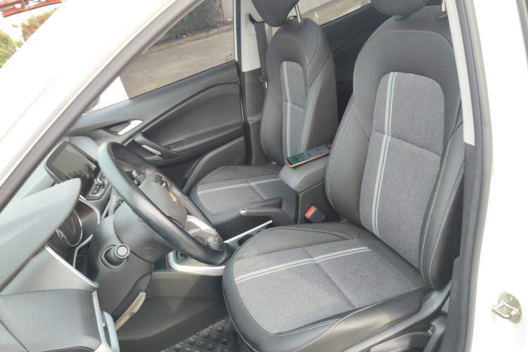 Used Chevrolet Trax 2019 325T Automatic Fun Edition China VI Standard Left Front Seat