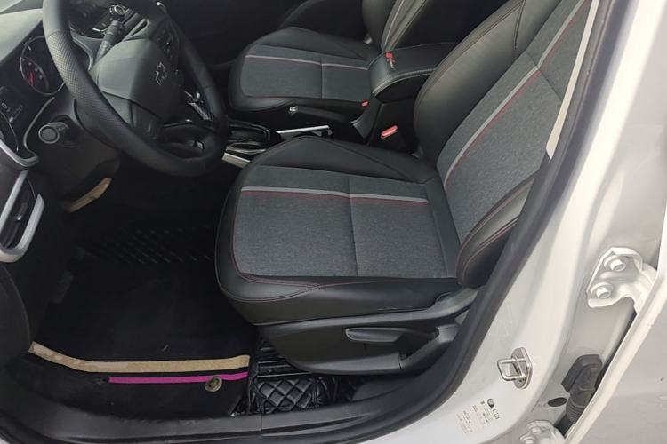 Used Chevrolet Trax 2019 Redline 325T Automatic Fun Edition China VI Standard Left Front Seat