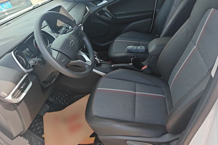 Used Chevrolet Trax 2019 Redline 325T Automatic Fun Edition China VI Standard Left Front Seat