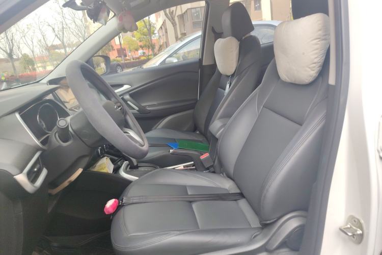Used Chevrolet Trax 2019 Redline 325T Automatic Fun Edition China VI Standard Left Front Seat