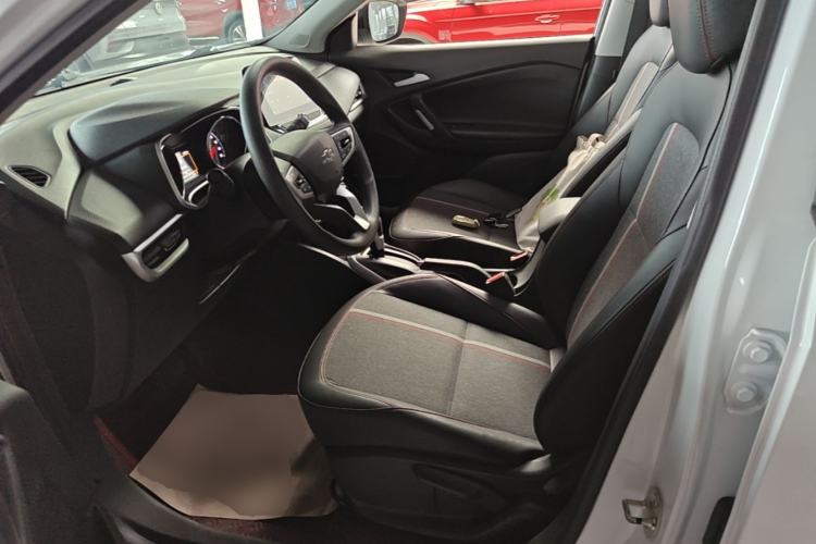 Used Chevrolet Trax 2019 Redline 335T CVT Top-Tier Model China VI Standard Left Front Seat