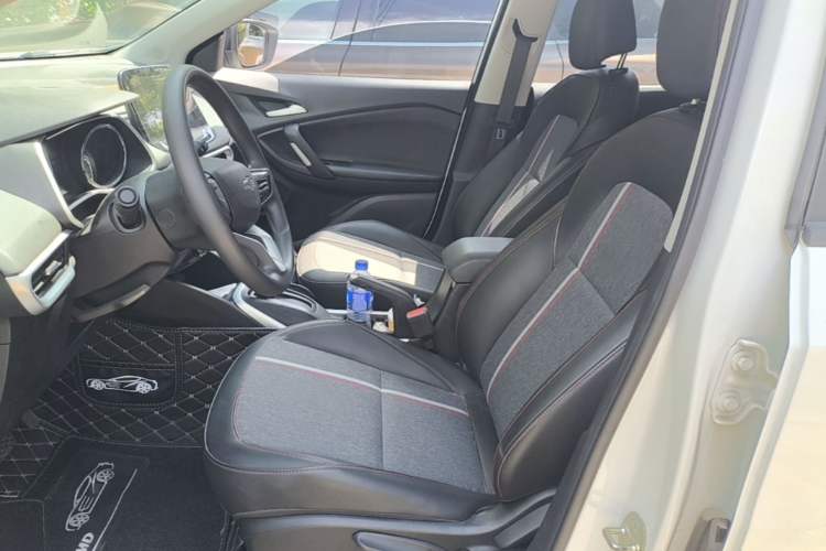 Used Chevrolet Trax 2019 Redline 325T Automatic Fun Edition China VI Standard Left Front Seat
