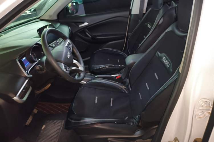 Used Chevrolet Trax 2019 Redline 335T CVT Top-Tier Model China VI Standard Left Front Seat