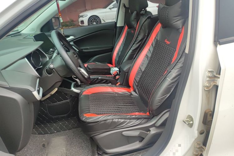 Used Chevrolet Trax 2019 Redline 325T Automatic Fun Edition China VI Standard Left Front Seat