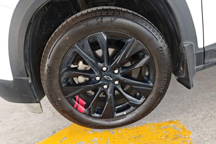 Used Chevrolet Trax 2019 Redline 335T CVT Top-Tier Model China VI Standard Left Front Wheel Hub