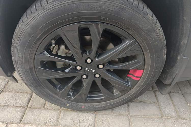 Used Chevrolet Trax 2019 Redline 325T Automatic Fun Edition China VI Standard Left Front Wheel Hub