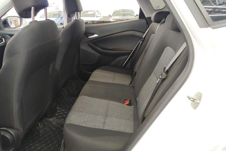 Used Chevrolet Trax 2019 Redline 335T CVT Trendy Version China VI Standard Left Rear Seat