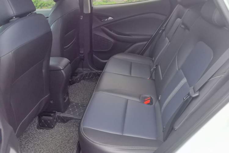 Used Chevrolet Trax 2019 Redline 335T CVT Luxury Edition China VI Standard Left Rear Seat