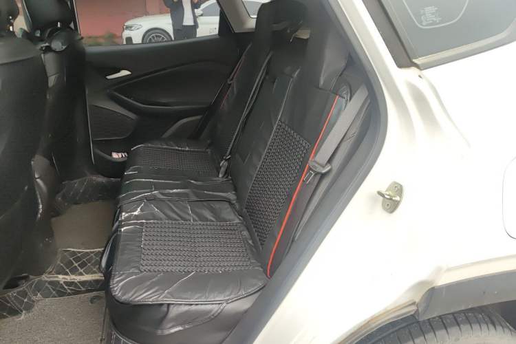 Used Chevrolet Trax 2019 Redline 325T Automatic Fun Edition China VI Standard Left Rear Seat