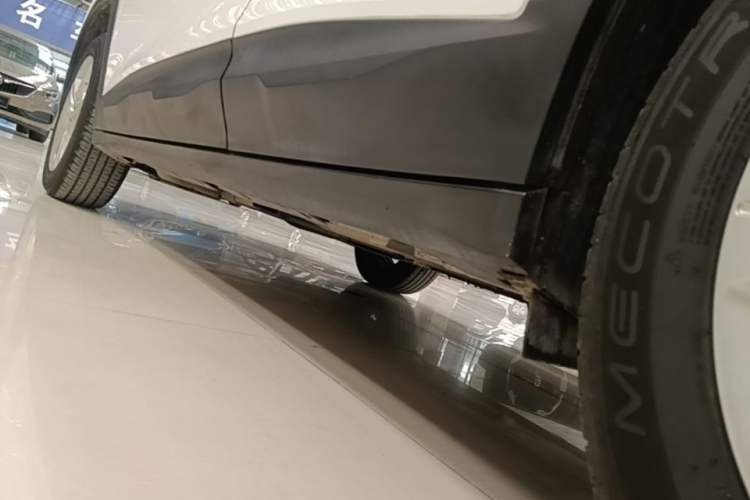 Used Chevrolet Trax 2019 325T Automatic Sport Edition China VI Standard Left Side Sill