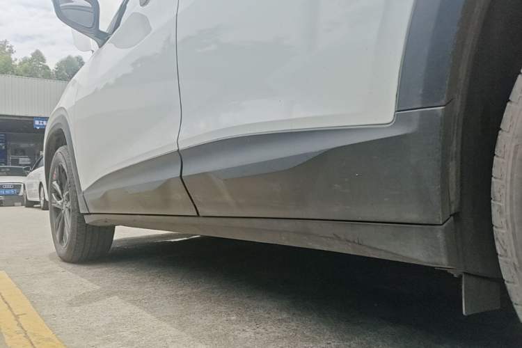 Used Chevrolet Trax 2019 Redline 325T Automatic Fun Edition China VI Standard Left Side Sill
