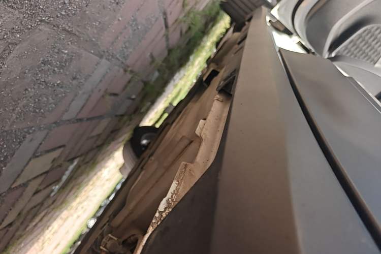 Used Chevrolet Trax 2019 Redline 325T Automatic Fun Edition China VI Standard Left Side Sill
