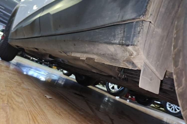 Used Chevrolet Trax 2019 Redline 335T CVT Top-Tier Model China VI Standard Left Side Sill