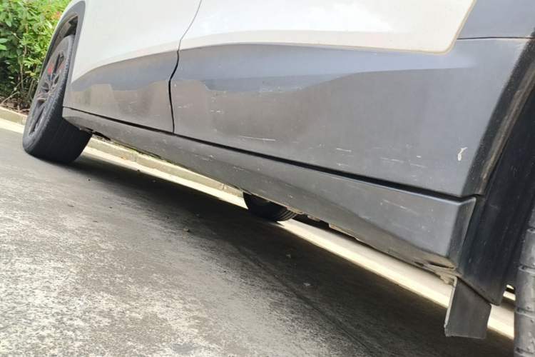 Used Chevrolet Trax 2019 Redline 325T Automatic Fun Edition China VI Standard Left Side Sill