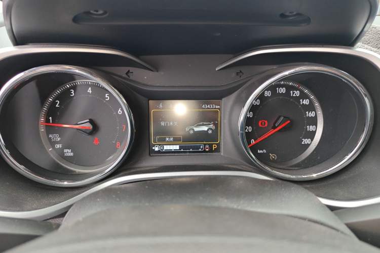 Used Chevrolet Trax 2019 Redline 335T CVT Top-Tier Model China VI Standard Odometer Close Up