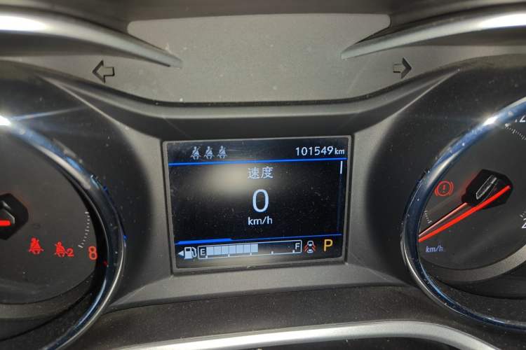 Used Chevrolet Trax 2019 Redline 335T CVT Top-Tier Model China VI Standard Odometer Close Up